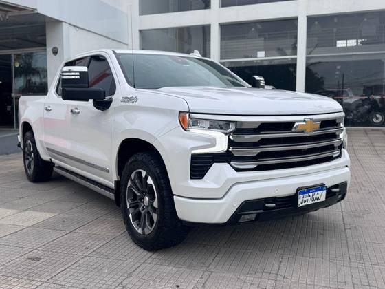CHEVROLET SILVERADO 5.3 V8 GASOLINA 1500 HIGH COUNTRY 4X4 AUTOMÁTICO CHEVROLET SILVERADO 5.3 V8 GASOLINA 1500 HIGH COUNTRY 4X4 AUTOMÁTICO